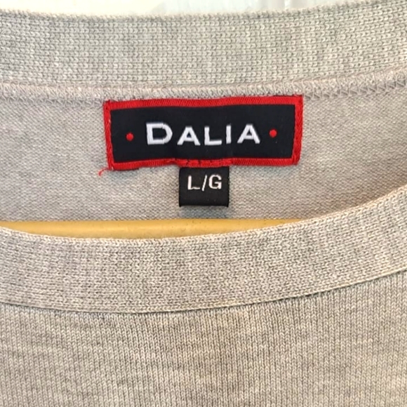 NWOT ☆ Dahlia Grey Tie Waist Sweater Size L - Picture 3 of 6